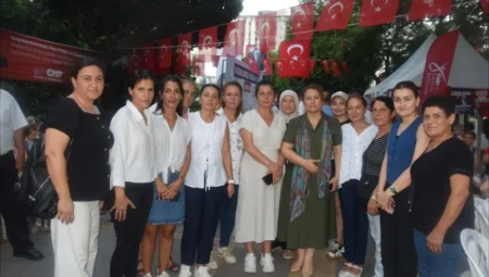 CHP Adana Kadın Kolları: “Adalet nöbetinin ilk gününden bu yana alanlarda kararlılıkla duruyoruz”